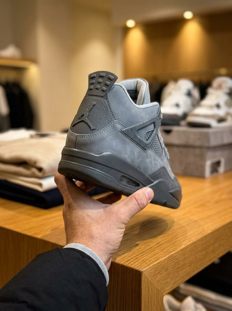 Air Jordan 4 Retro SE Wet Cement Sneakers