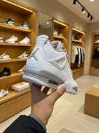 Air Jordan 4 Retro White Oreo Trainers