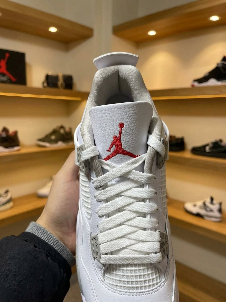 Air Jordan 4 Retro White Oreo Trainers