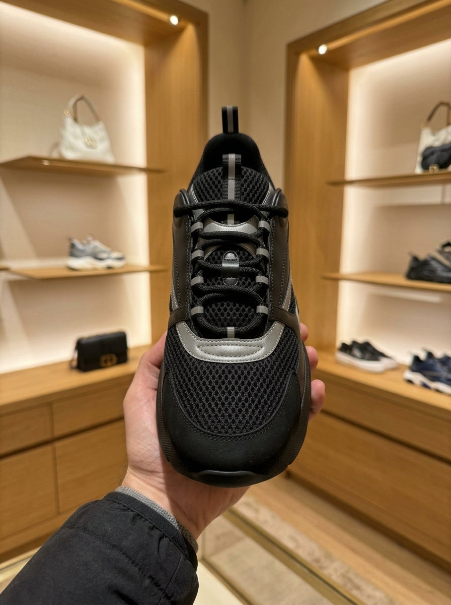 Dior B22 Black & White Trainers – Pale Side Accent