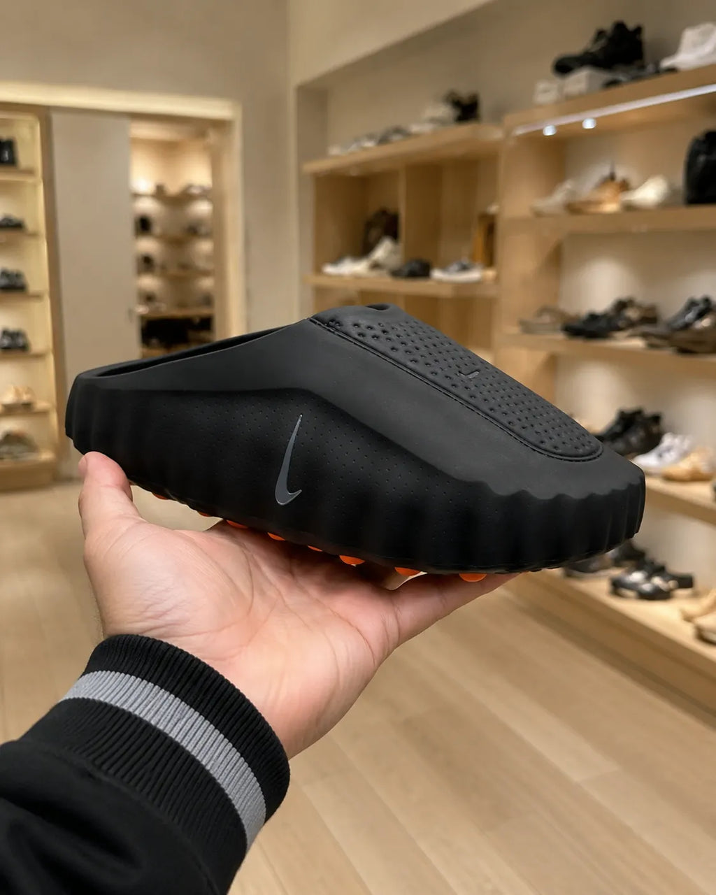 Nike Mind 001 Black Slide Trainers
